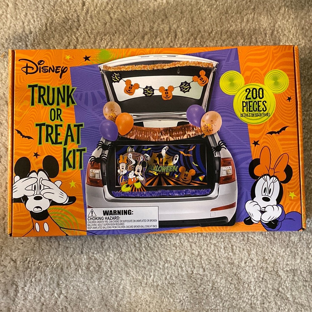 Disney’s Mickey Mouse Halloween Trunk or Treat Kit